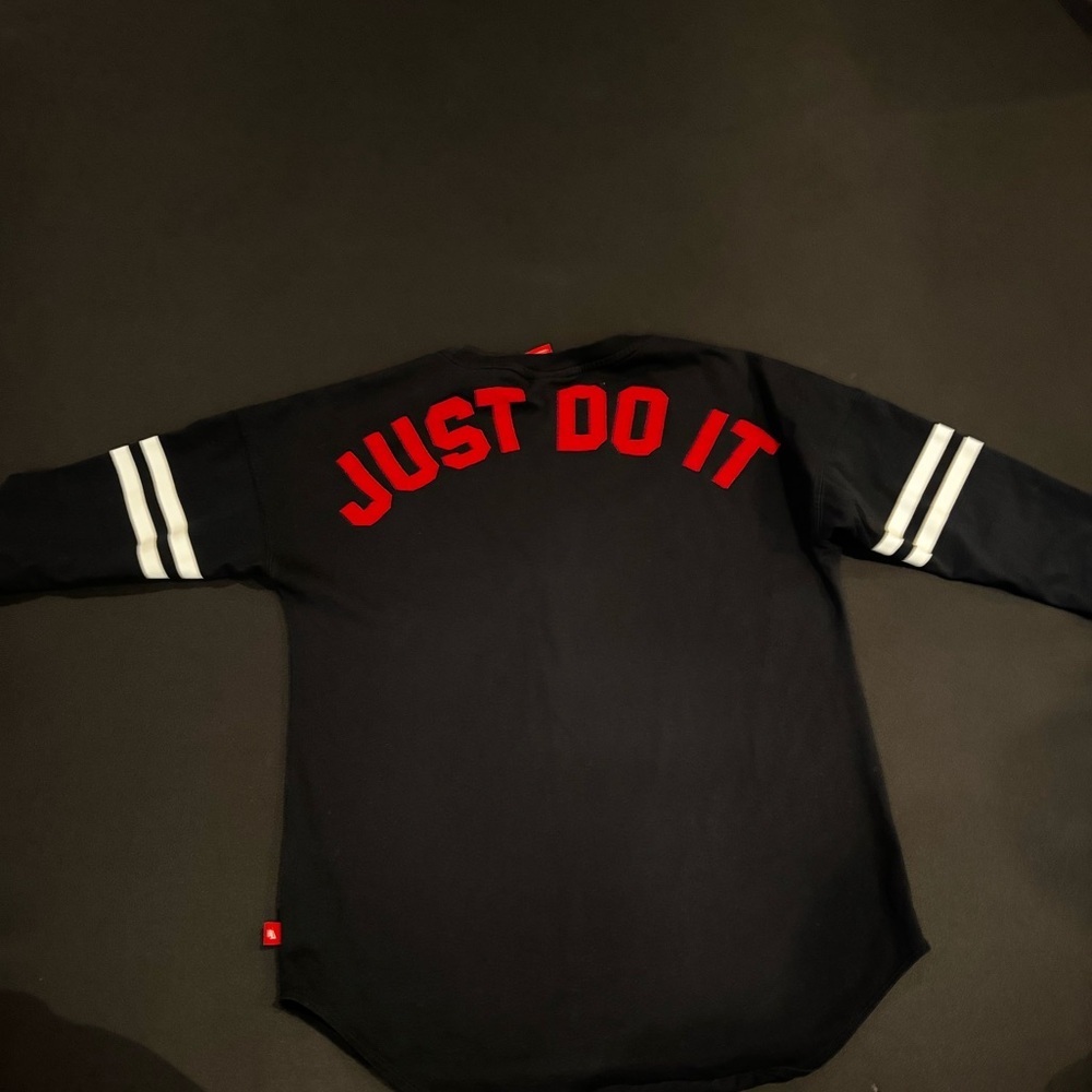 Nike Just Do It Long Sleeve Shirt Black Red Graphic Athletic Top Size Medium - Picture 3 of 3